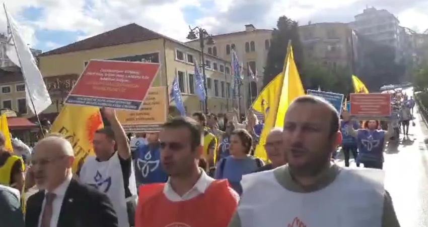 Samsun'da eğitim sendikaları, TBMM'nin gündeminde olan Öğretmenlik Mesleği Kanunu Teklifi’ni