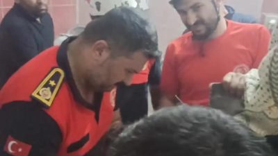 Şanlıurfa'da bir fırında çırak olarak çalışan 13 yaşındaki Halil Şehitoğlu, hamur