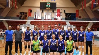 Kadınlar Voleybol 2. Liginde mücadele eden Seyhan Belediyespor Kulübü, 3'üncü