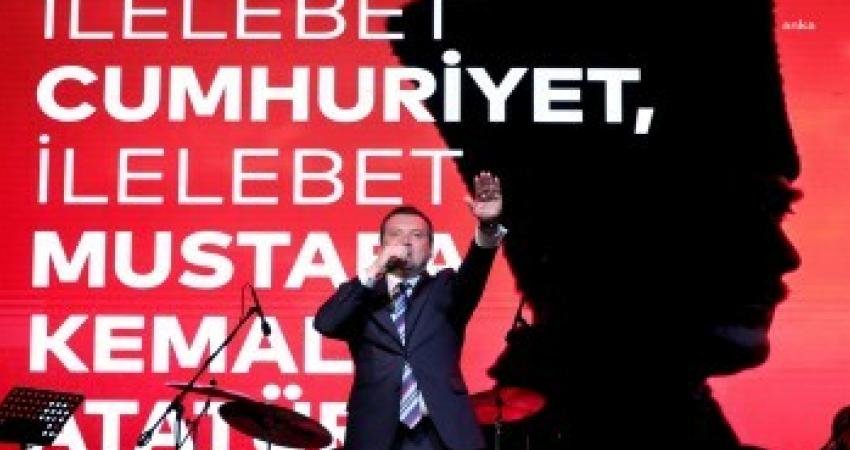 Silivri Belediyesi, 29 Ekim Cumhuriyet Bayramı’nı sahilde düzenlediği coşkulu etkinliklerle