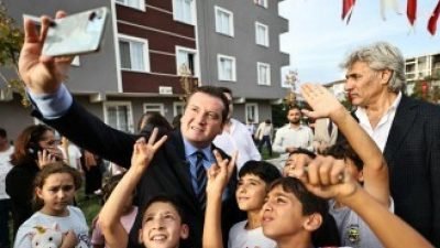 Silivri Belediye Başkanı Bora Balcıoğlu, Yeni Mahalle’de yapımı tamamlanan Menzil-İmece