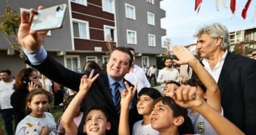 Silivri Belediye Başkanı Bora Balcıoğlu, Yeni Mahalle’de yapımı tamamlanan Menzil-İmece
