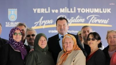 Silivri Belediyesi, Büyükçavuşlu Mahallesi’nde Arpa Dağıtım Töreni'nin üçüncü ayağını gerçekleştirdi.