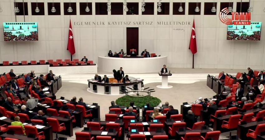 TBMM Genel Kurulu'nda, Türk askerinin Lübnan'daki görev süresinin 1 yıl