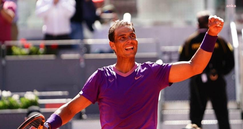 Tenis sporunun efsane isimlerinden Rafael Nadal, sezon sonunda emekli olacağını
