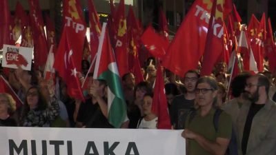 Filistin ve Lübnan'a destek amacıyla yürüyüş yapan TKP İzmir İl Örgütü