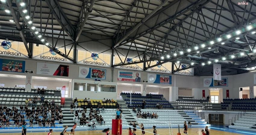 Turgutlu Belediyesi Kadın Voleybol Takımı, Gencelli İdman Yurdu ile oynadığı