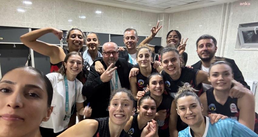 Turgutlu Belediyespor Kadın Basketbol Takımı, rakibi Gallardo Takımını 43-75 yenerek