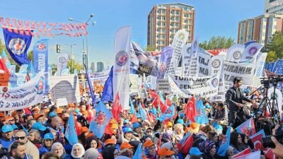  Türkiye İşçi Sendikası Konfederasyonu (Türk-İş) tarafından Ankara'da düzenlenen “Zordayız, geçinemiyoruz”