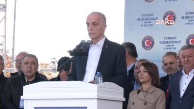 Türk-İş Genel Başkanı Ergun Atalay, “Zordayız, geçinemiyoruz” mitinginde yaptığı konuşmada,
