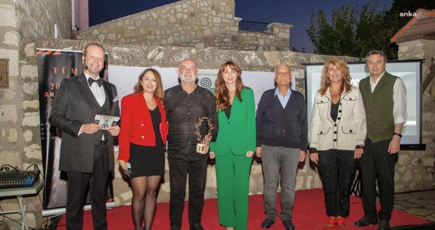 TÜMAV Vakfı tarafından yazar Gülşah Elikbank direktörlüğünde hayata geçen Uluslararası