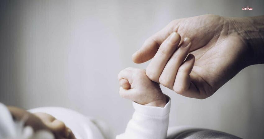 “Yenidoğan çetesi” olayında yeni ayrıntılar: ’80 bin lira ödemezseniz bebeğinizin cenazesini bile bulamazsınız’ "Yenidoğan çetesi"nin, Birinci Hastanesi'nde ölen bir bebeğin cenazesini teslim etme