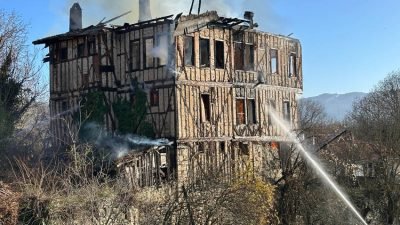 Karabük’ün Safranbolu ilçesine bağlı Yörük köyünde bulunan yaklaşık 200 yaşındaki