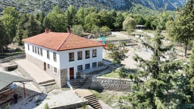 Antalya Büyükşehir Belediyesi, yerelden kalkınma vizyonu çerçevesinde arı ve bal