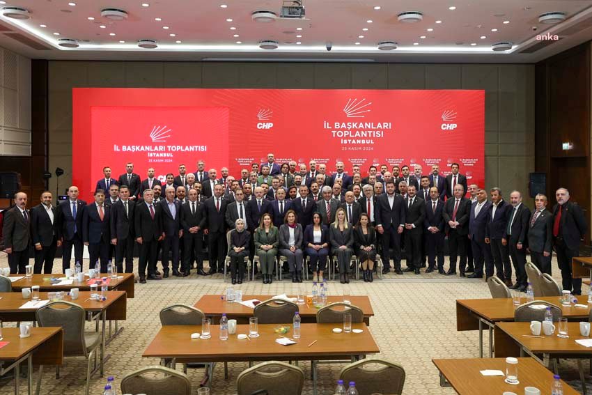 ozgur-ozel-velev-ki-bu-tegmenleri-gorevden-uzaklastirdiniz-gelecek-secimi-kazanip-mustafa-kemalin-askerlerini-ordusuna-geri-kazandiracagiz