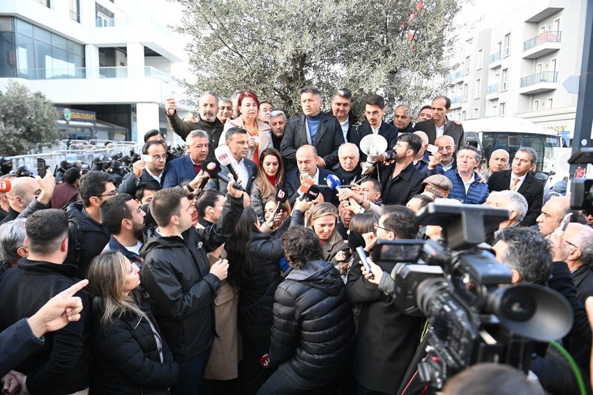 chplilerin-esenyurt-belediyesine-girisleri-yine-engellendi
