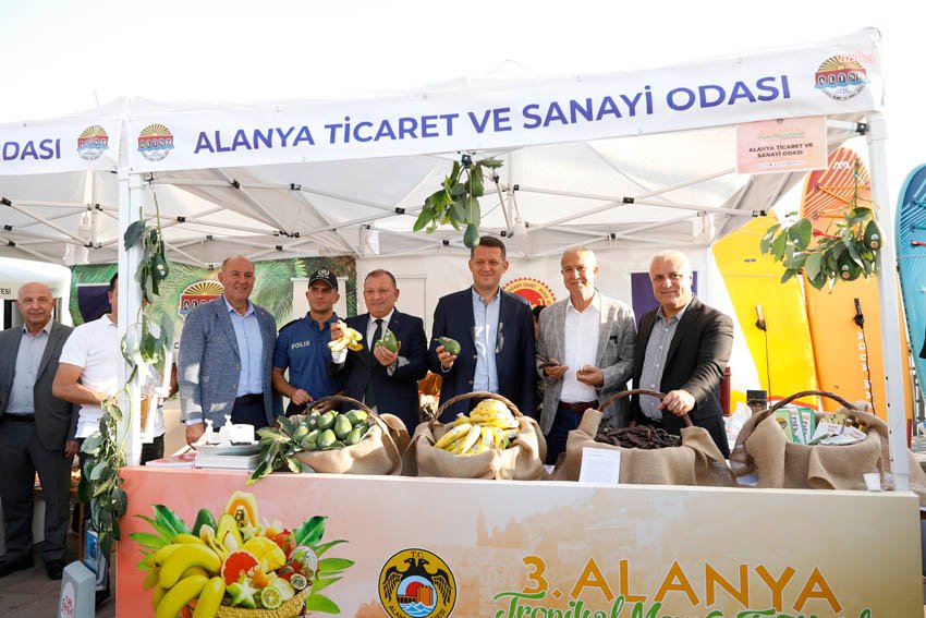 3-alanya-tropikal-meyve-festivali-renkli-goruntulerle-basladi