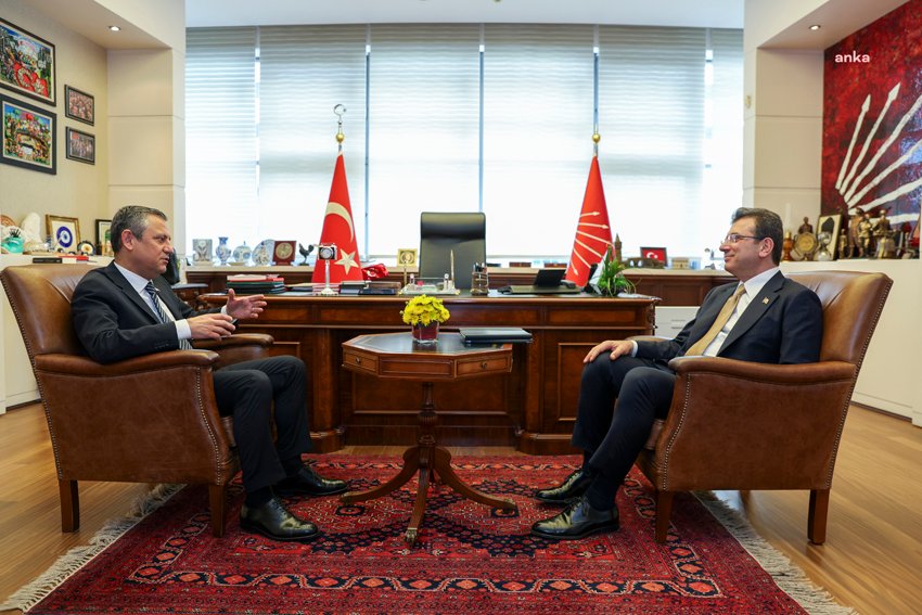 ozgur-ozel-ve-ekrem-imamoglu-chp-genel-merkezinde-gorustu-imamoglu-guclu-bir-millet-cephesi-tahkim-edilecektir-ve-bu-cephe-organize-kotuluge-karsi-mutlak-bir-zafer-elde-edecekt