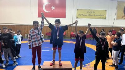 Altındağlı güreşçiler, madalyaları topladı. Altındağ Belediyesi Spor Kulübü'nün madalya avcısı