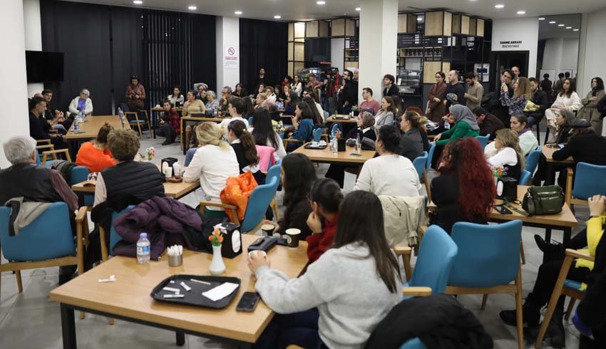 kentfest-tiyatro-festivalinde-on-adimda-unutmak-oyunuyla-sanat-dolu-bir-final