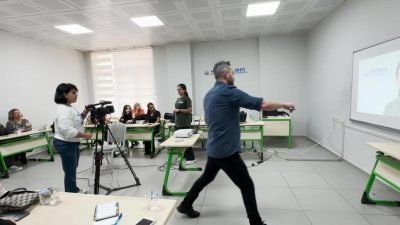 Adıyaman Belediyesi tarafından kurulan 04.17 Belgesel Film Atölyesi’nde kamera eğitimleri