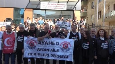 Aydın Nazilli'de, Performans ve Ödeme Yönetmeliği'ne karşı iş bırakma eylemi düzenleyen