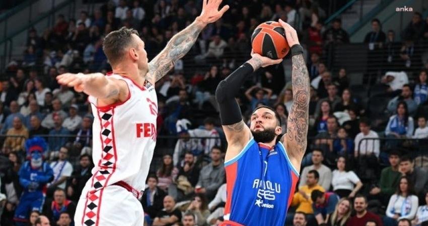 Anadolu Efes, EuroLeague’nin 8. haftasında konuk ettiği Monaco'ya 81-69 mağlup
