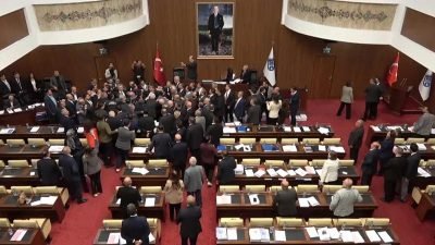 Ankara Büyükşehir Belediye (ABB) Meclisi toplantısında, CHP ve AK Parti grupları arasında