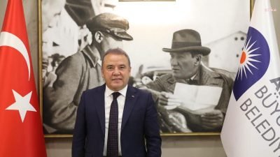 Antalya Büyükşehir Belediye Başkanı Muhittin Böcek, 24 Kasım Öğretmenler Günü