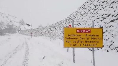Artvin’de etkili olan kar yağışı sonrasında Ardanuç'ta 19, Şavşat'ta 45,
