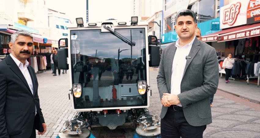 Ataşehir Belediyesi, ilçenin birçok noktasında temizlik çalışmalarını daha verimli hale