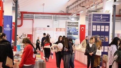 Aydın Büyükşehir Belediyesi ev sahipliğinde sevilen yazar, sanatçı ve bilim