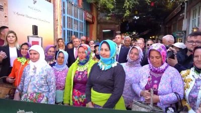19'uncu Ayvalık Uluslararası Zeytin Hasat ve Turizm Festivali, geleneksel 'Zeytine
