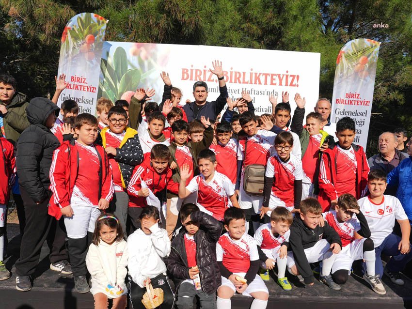 dogaseverler-atasehir-belediyesinin-duzenledigi-etkinlikte-kayisdagi-ormaninda-dag-cilegi-topladi