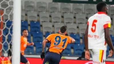 Süper Lig’in 14. haftasında Başakşehir konuk ettiği Göztepe’yi 4-1 mağlup