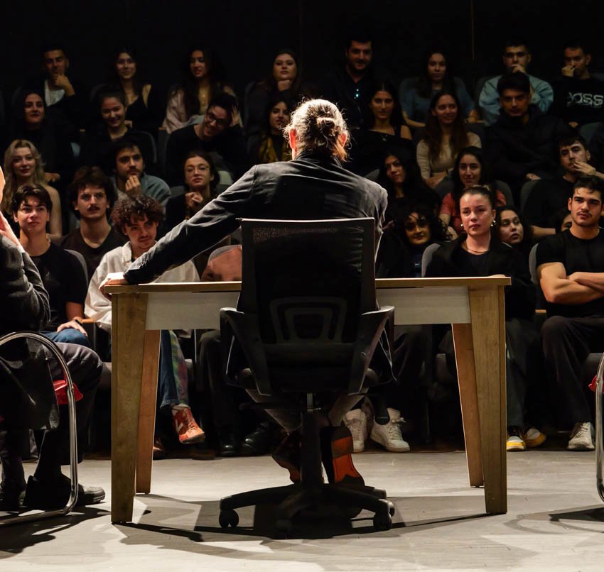 baskan-besikcioglu-hacettepe-universitesi-ogrencileri-ile-bir-araya-geldi