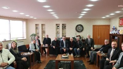 Mahalle muhtarları, Öğretmeler Günü dolayısıyla Bayrampaşa Belediye Başkanı Hasan Mutlu'yu