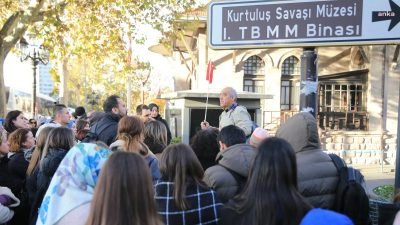 Bayrampaşa Belediyesi, 24 Kasım Öğretmenler Günü dolayısıyla önce ilçedeki tüm
