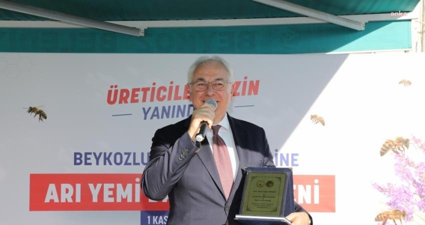 Beykoz’da verimi artırmak üzere kışlık arı yemi dağıtımı yapıldı. Beykoz