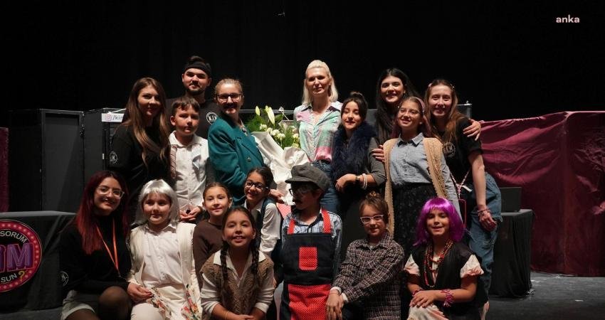 Bilecik Belediyesi tarafından "Tiyatroda Buluşalım" sloganıyla çocuklar için "Sponsorum Kim Olsun?",