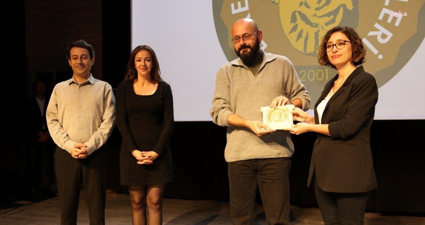 Bornova Belediyesi Şehir Tiyatrosu (BBŞT), Eskişehir'de düzenlenen 24. Direklerarası Seyirci