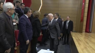 Bursa Büyükşehir Belediye Başkanı Mustafa Bozbey, Mudanya Üniversitesi’nde eğitim gören