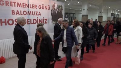 Büyükçekmece Belediyesi’nin düzenlediği Öğretmenler Günü balosuna, ilçede görev yapan öğretmenler ile