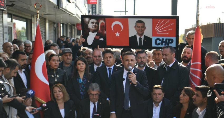 CHP İstanbul İl Başkanı Özgür Çelik, CHP'li yöneticilerin ve meclis