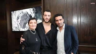 ''Mücevher'' albümü, Cem Adrian’ın müzik dünyasında 20 yıl boyunca verdiği