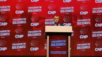 Eskişehir’de düzenlenen "Bilim ve Demokrasi Işığında Yükseköğretimi Yeniden Düşünmek" etkinliğinde