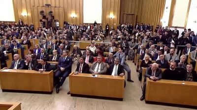 CHP Genel Başkanı Özgür Özel, partisinin grup toplantısında, MHP Genel