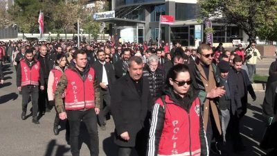 CHP heyeti, Diyarbakır’da dokuz yıl önce öldürülen Tahir Elçi’nin anma