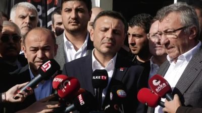 CHP İstanbul İl Başkanı Özgür Çelik, CHP Esenyurt İlçe Başkanlığı’nda;