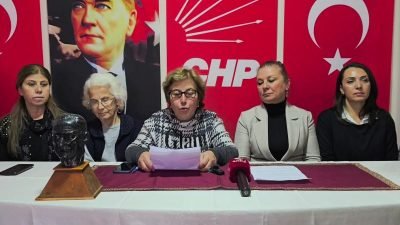Kadına Şiddetle Mücadele Günü dolayısıyla basın açıklaması yapan CHP Safranbolu Kadın